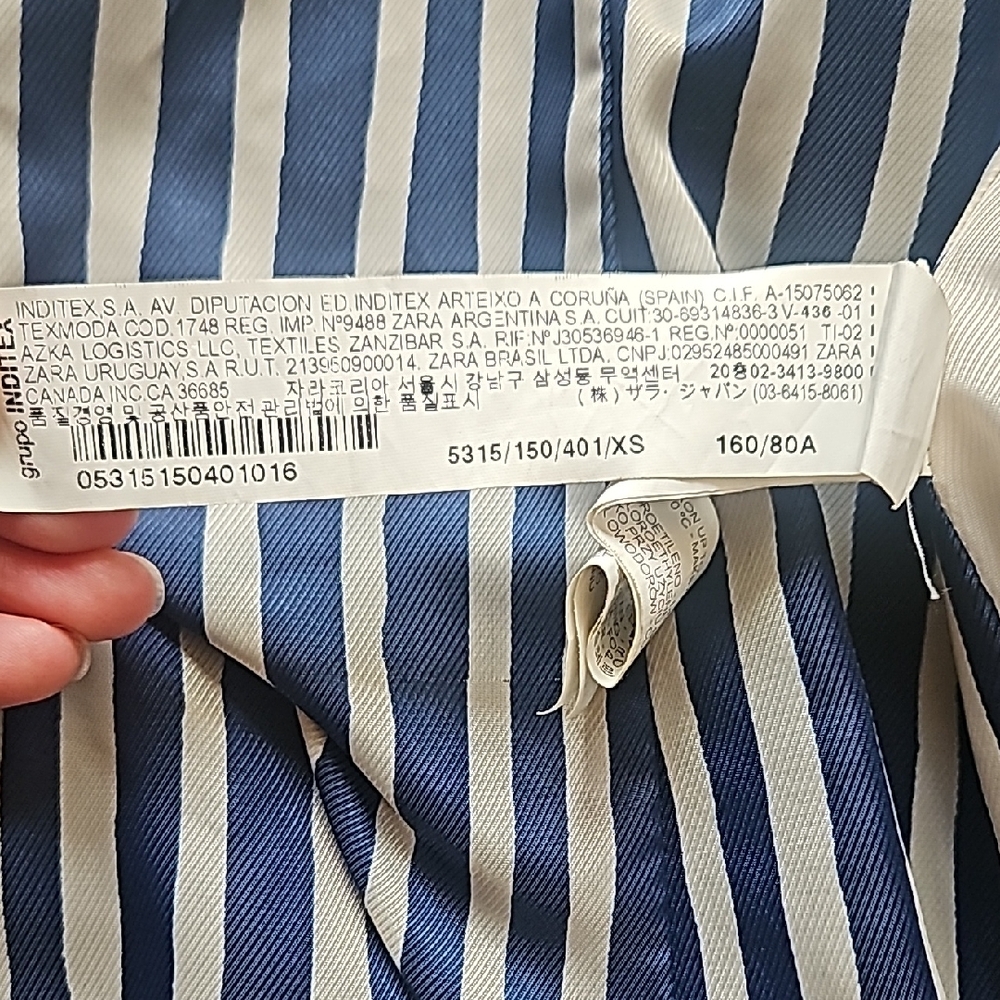 Zara Navy Blue Blazer with Striped Interior - Picture 5 of 10